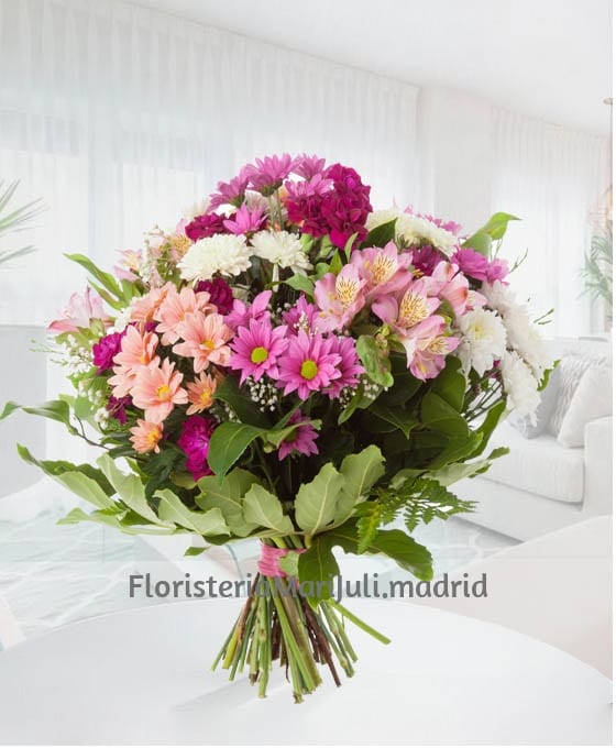 Ramo flores de color Morado